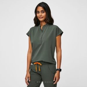 Figs Rafaela oversized top in limited edition color: Olive